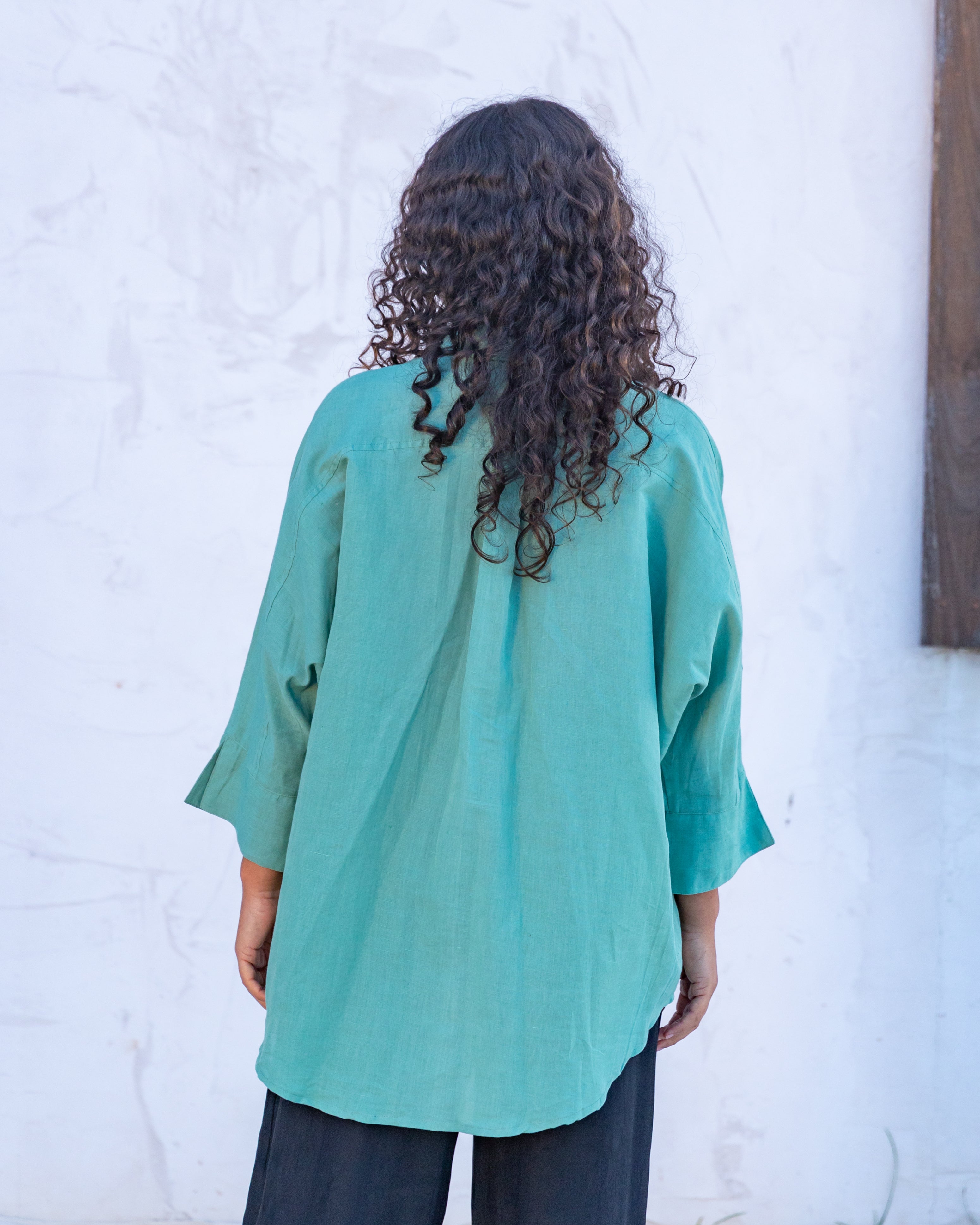 Bouviet Oversized Shirt | Linen | Teal - Zaya & Kai – ZAYA & KAI