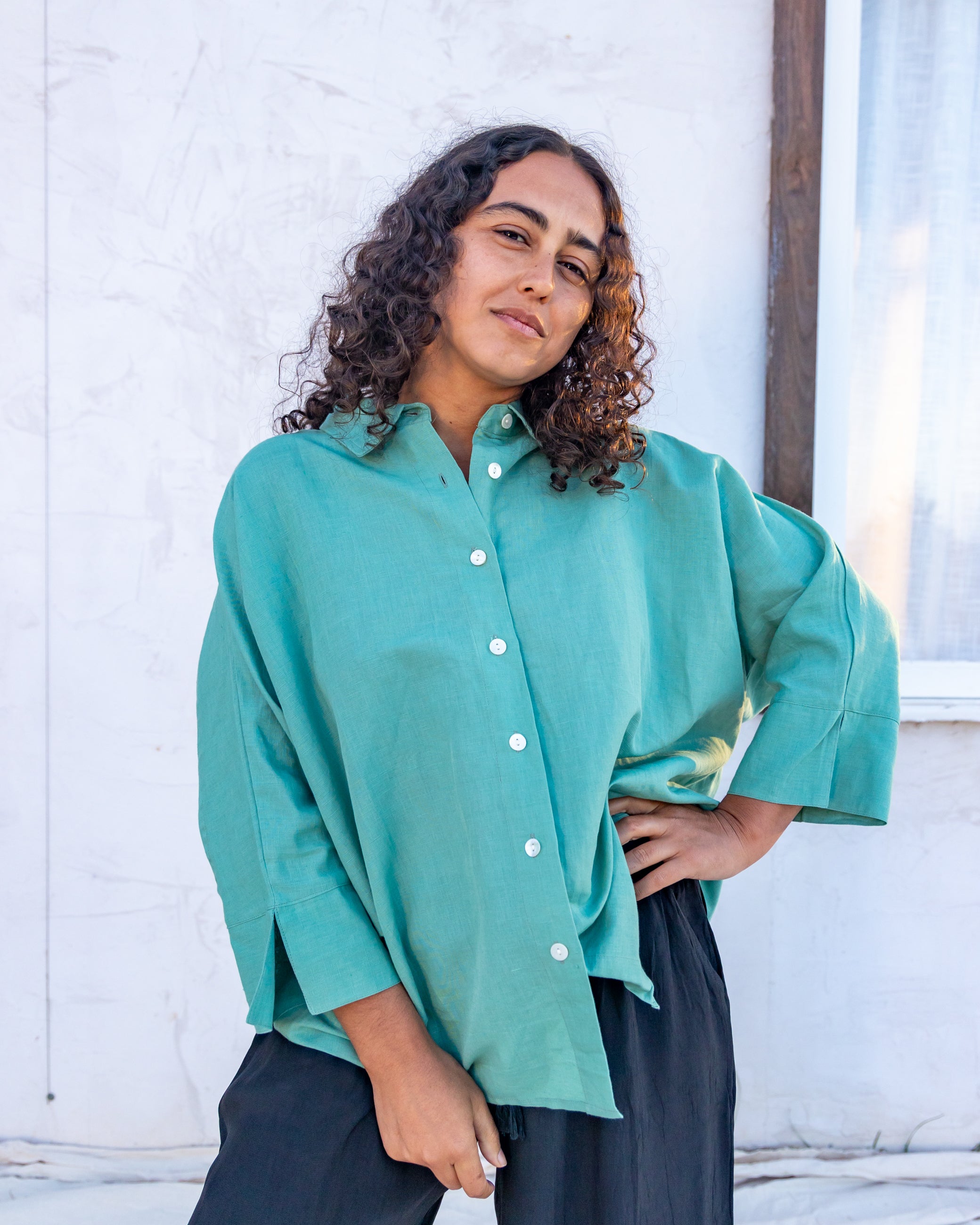 Bouviet Oversized Shirt | Linen | Teal - Zaya & Kai – ZAYA & KAI