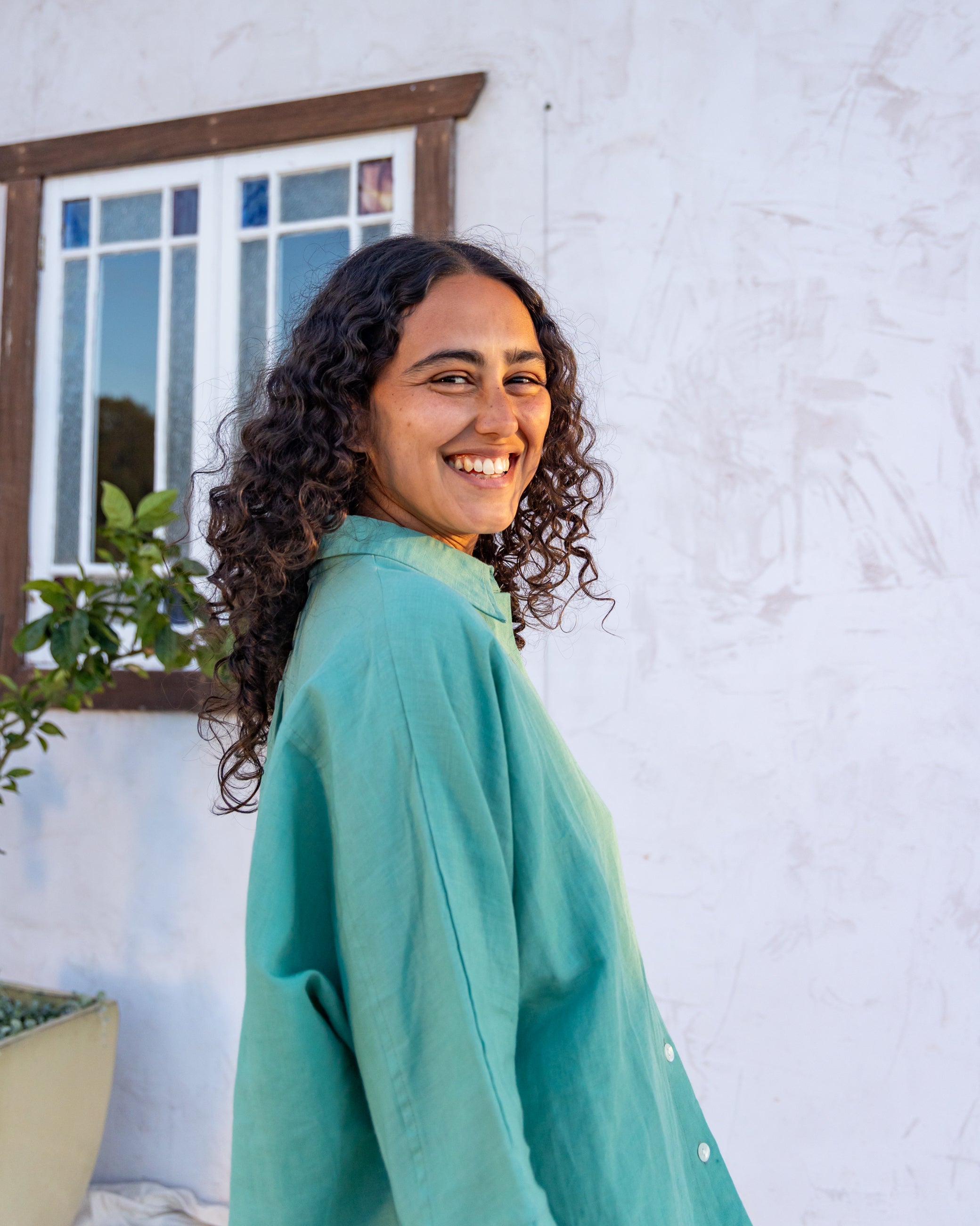 Bouviet Oversized Shirt | Linen | Teal - Zaya & Kai – ZAYA & KAI